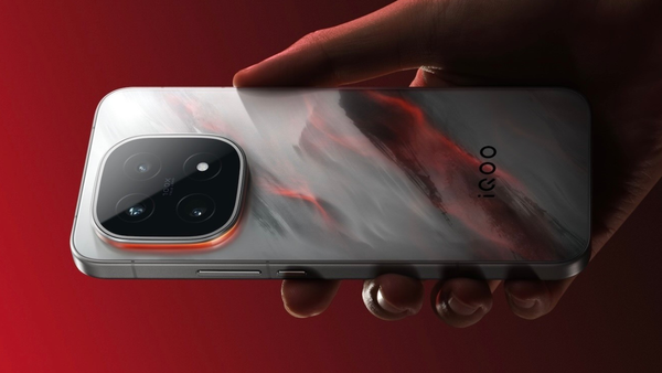 iQOO 15 Brings Monster Power: 7000mAh Battery, 100W Charging, Snapdragon 8 Elite